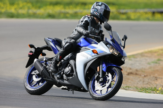 Illustration for article titled 2015 Yamaha YZF-R3 First Ride - The Beginner Bike and Beyond